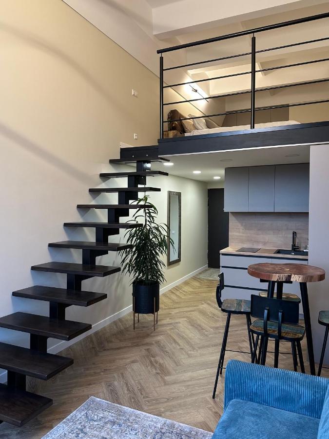 Old Slabada Loft Kaunas Bagian luar foto